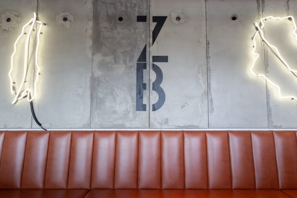Płyty betonowe GRC MILKE w restauracji Zachodni Brzeg