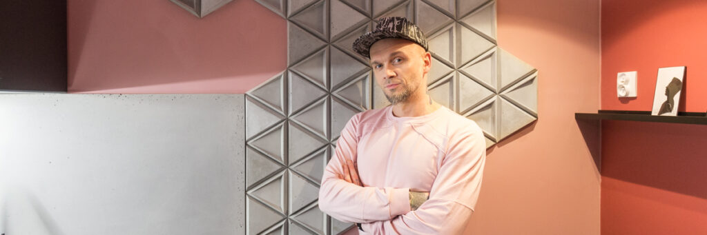 Kafle TEKT w programie Tomasza Pągowskiego Remont w 24h w DOMO+